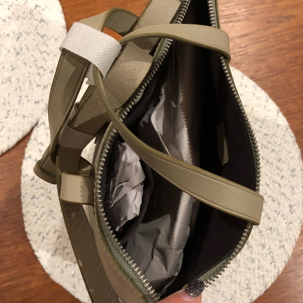 NWT Madewell Transport Crossbody leather bag olive - Picture 6 of 8